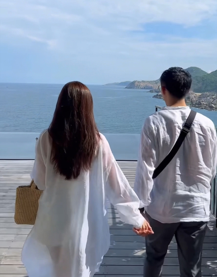 Trăng mật lãng mạn, ngọt ngào của các mỹ nhân Việt- Ảnh 2. Trăng mật lãng mạn, ngọt ngào của các mỹ nhân Việt- Ảnh 2.