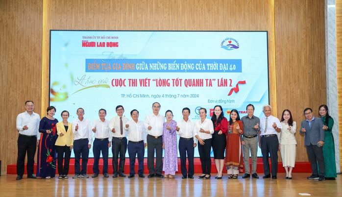 Báo Người Lao Động trao giải cuộc thi viết "Lòng tốt quanh ta"- Ảnh 1. Báo Người Lao Động trao giải cuộc thi viết "Lòng tốt quanh ta"- Ảnh 1.