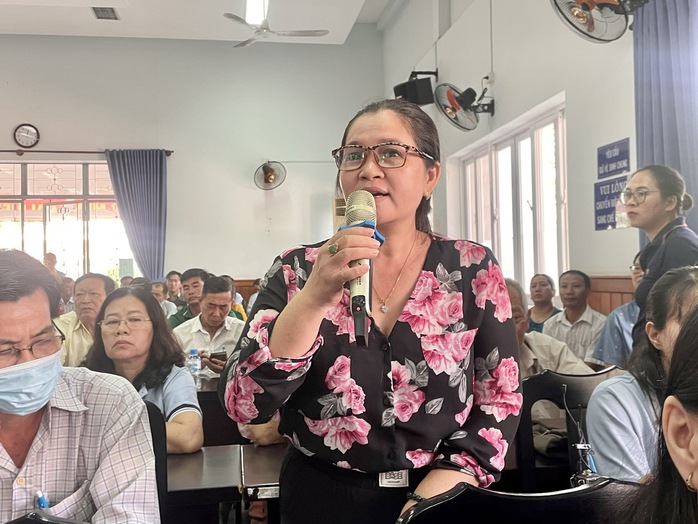 Cử tri Nguyễn Thị Soi đề xuất xây thêm trường THPT trên địa bàn huyện Hóc Môn, TP HCM Cử tri Nguyễn Thị Soi đề xuất xây thêm trường THPT trên địa bàn huyện Hóc Môn, TP HCM