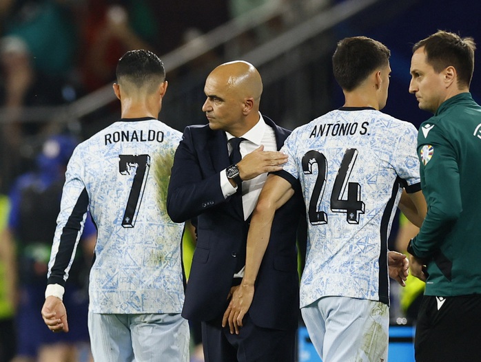 Euro 2024: Ronaldo và kỷ lục... tịt ngòi không mong muốn- Ảnh 17. Euro 2024: Ronaldo và kỷ lục... tịt ngòi không mong muốn- Ảnh 17.