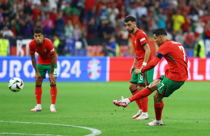 Euro 2024: Ronaldo và kỷ lục... tịt ngòi không mong muốn- Ảnh 8. Euro 2024: Ronaldo và kỷ lục... tịt ngòi không mong muốn- Ảnh 8.