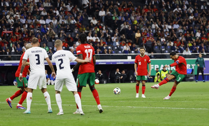 Euro 2024: Ronaldo và kỷ lục... tịt ngòi không mong muốn- Ảnh 4. Euro 2024: Ronaldo và kỷ lục... tịt ngòi không mong muốn- Ảnh 4.