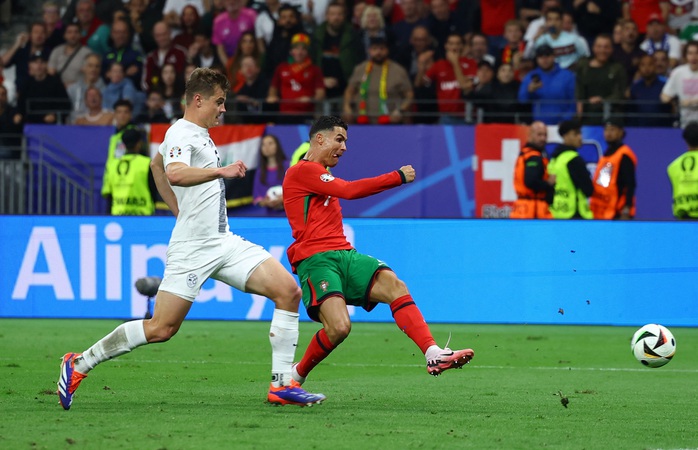 Euro 2024: Ronaldo và kỷ lục... tịt ngòi không mong muốn- Ảnh 1. Euro 2024: Ronaldo và kỷ lục... tịt ngòi không mong muốn- Ảnh 1.