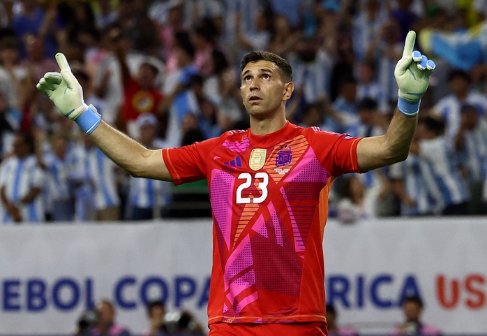 Copa America: Messi sút hỏng luân lưu, thủ môn Argentina hóa người hùng- Ảnh 1. Copa America: Messi sút hỏng luân lưu, thủ môn Argentina hóa người hùng- Ảnh 1.