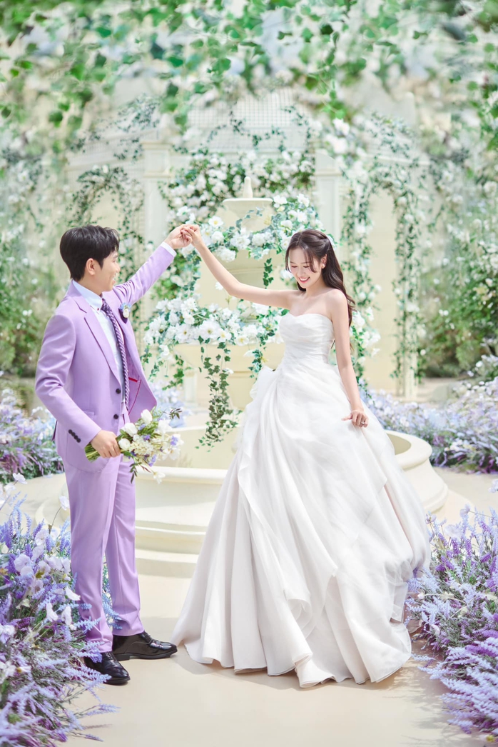 Loạt ảnh cưới tím rịm của Anh Đức - Quỳnh Anh- Ảnh 7. Loạt ảnh cưới tím rịm của Anh Đức - Quỳnh Anh- Ảnh 7.