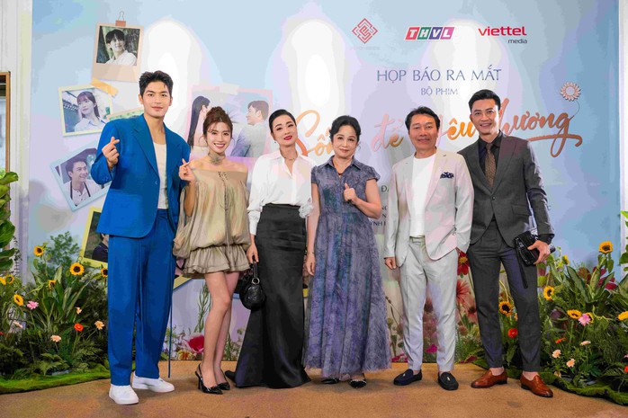 "Mai Vàng" Diệp Bảo Ngọc lần đầu Bắc tiến- Ảnh 3. "Mai Vàng" Diệp Bảo Ngọc lần đầu Bắc tiến- Ảnh 3.