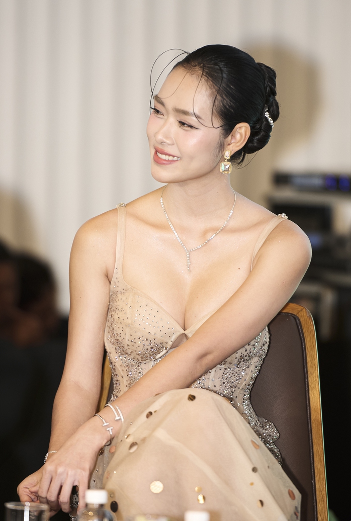 "Mai Vàng" Diệp Bảo Ngọc lần đầu Bắc tiến- Ảnh 2. "Mai Vàng" Diệp Bảo Ngọc lần đầu Bắc tiến- Ảnh 2.