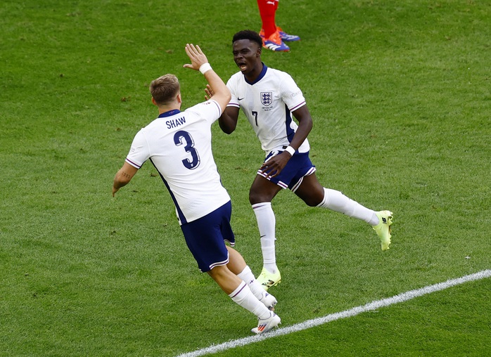 Euro 2024: Thủ môn Pickford tỏa sáng, Anh thắng Thụy Sĩ trên chấm 11 m- Ảnh 4. Euro 2024: Thủ môn Pickford tỏa sáng, Anh thắng Thụy Sĩ trên chấm 11 m- Ảnh 4.