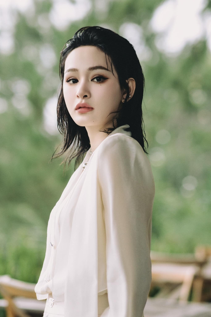 Showbiz Việt: Những người đẹp vướng lùm xùm Showbiz Việt: Những người đẹp vướng lùm xùm