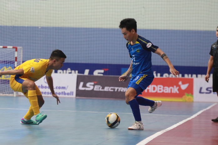 Sahako chưa từ bỏ cuộc đua vô địch futsal, bám sát vị trí nhì bảng- Ảnh 1. Sahako chưa từ bỏ cuộc đua vô địch futsal, bám sát vị trí nhì bảng- Ảnh 1.