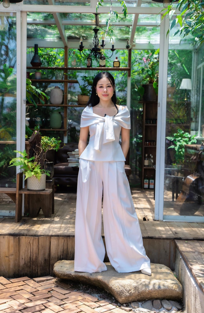 Showbiz Việt: Những người đẹp vướng lùm xùm Showbiz Việt: Những người đẹp vướng lùm xùm