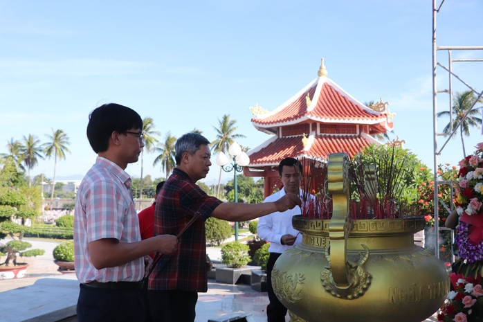 Lãnh đạo tỉnh Quảng Nam dự khánh thành 2 công trình “Đường cờ Tổ quốc” - Ảnh 11. Lãnh đạo tỉnh Quảng Nam dự khánh thành 2 công trình “Đường cờ Tổ quốc” - Ảnh 11.