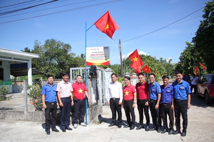 Lãnh đạo tỉnh Quảng Nam dự khánh thành 2 công trình “Đường cờ Tổ quốc” - Ảnh 9. Lãnh đạo tỉnh Quảng Nam dự khánh thành 2 công trình “Đường cờ Tổ quốc” - Ảnh 9.