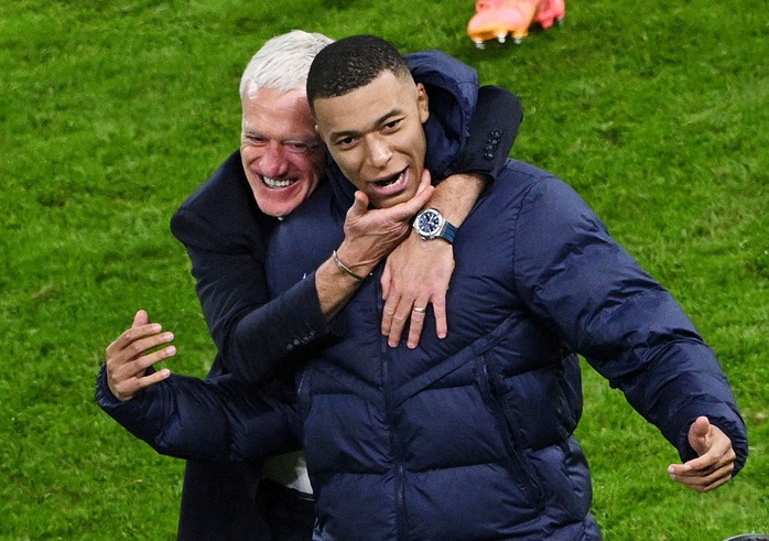 Tại sao HLV Deschamps thay Mbappé trước loạt sút luân lưu Pháp - Bồ Đào Nha?- Ảnh 5. Tại sao HLV Deschamps thay Mbappé trước loạt sút luân lưu Pháp - Bồ Đào Nha?- Ảnh 5.