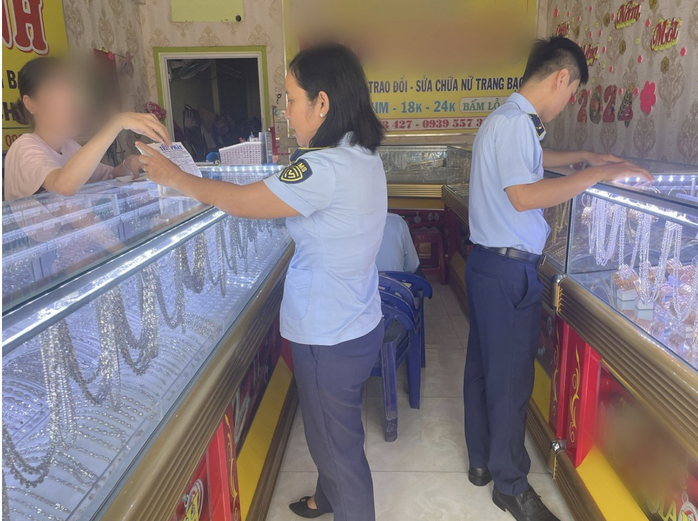Xử phạt nhiều tiệm vàng ở Cần Thơ và Long An- Ảnh 1. Xử phạt nhiều tiệm vàng ở Cần Thơ và Long An- Ảnh 1.