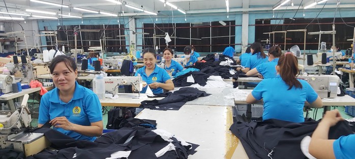 Tăng lương, giữ quy định về rút BHXH một lần, doanh nghiệp đỡ lo mất lao động- Ảnh 1. Tăng lương, giữ quy định về rút BHXH một lần, doanh nghiệp đỡ lo mất lao động- Ảnh 1.