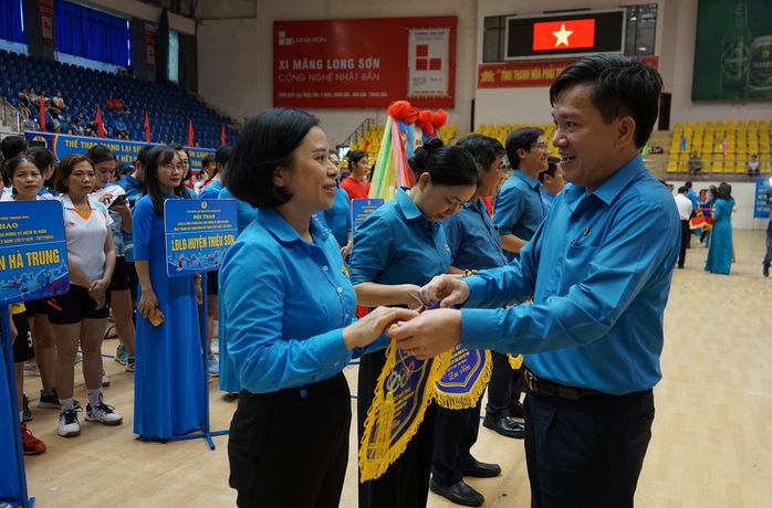 Gần 1.000 viên chức, người lao động tham gia hội thao - Ảnh 3. Gần 1.000 viên chức, người lao động tham gia hội thao - Ảnh 3.