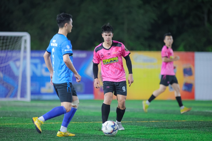 Loạt cựu tuyển thủ futsal tranh tài tại giải bóng đá ngành xe miền Nam- Ảnh 1. Loạt cựu tuyển thủ futsal tranh tài tại giải bóng đá ngành xe miền Nam- Ảnh 1.
