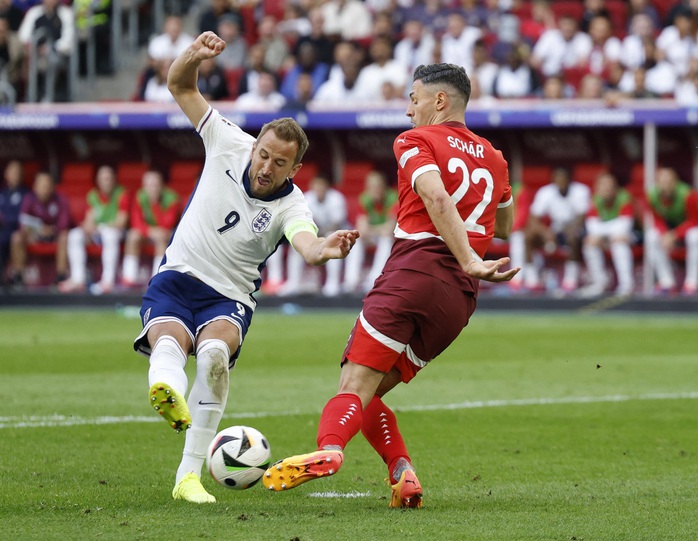 Euro 2024: Tranh cãi khi Harry Kane được ví là
"Ronaldo của nước Anh"?- Ảnh 5. Euro 2024: Tranh cãi khi Harry Kane được ví là
"Ronaldo của nước Anh"?- Ảnh 5.