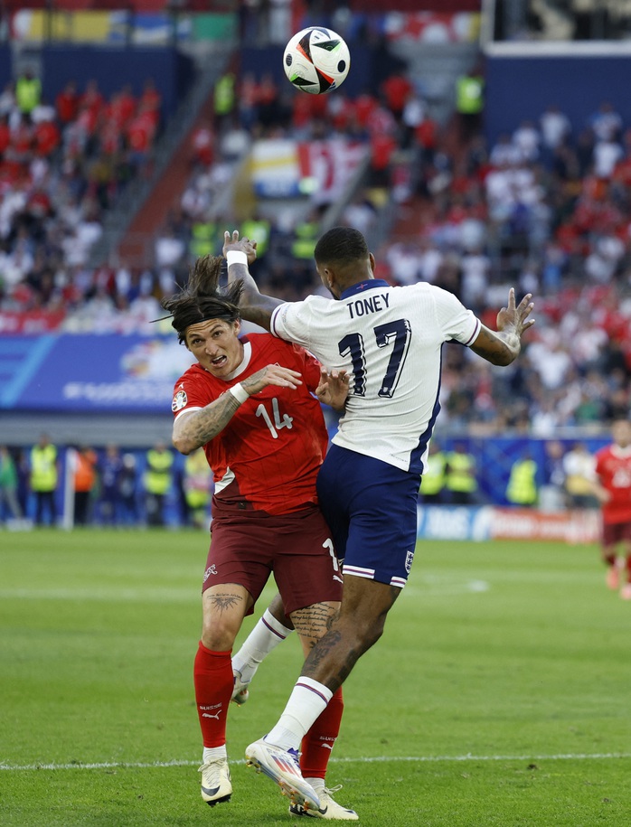 Euro 2024: Tranh cãi khi Harry Kane được ví là
"Ronaldo của nước Anh"?- Ảnh 7. Euro 2024: Tranh cãi khi Harry Kane được ví là
"Ronaldo của nước Anh"?- Ảnh 7.
