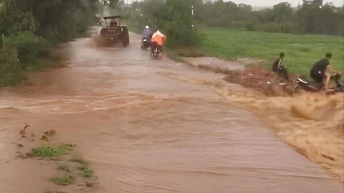 Một nữ chủ tịch hội nông dân xã bị nước cuốn tử vong- Ảnh 1. Một nữ chủ tịch hội nông dân xã bị nước cuốn tử vong- Ảnh 1.