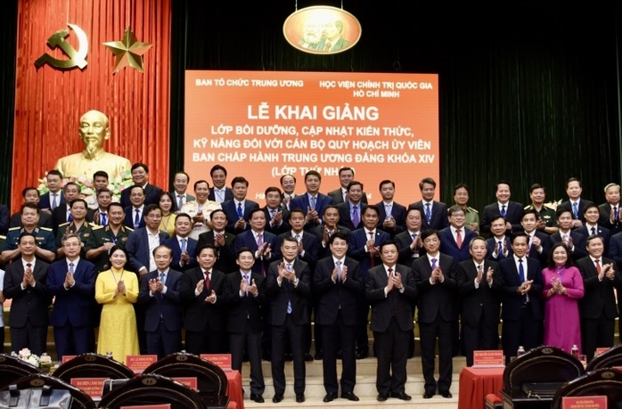 50 cán bộ quy hoạch Trung ương khóa XIV tham dự lớp bồi dưỡng kiến thức- Ảnh 1. 50 cán bộ quy hoạch Trung ương khóa XIV tham dự lớp bồi dưỡng kiến thức- Ảnh 1.
