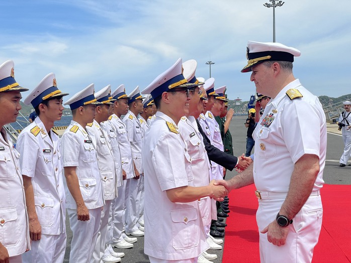 Soái hạm USS Blue Ridge của Hạm đội 7 Mỹ thăm Khánh Hòa- Ảnh 3.