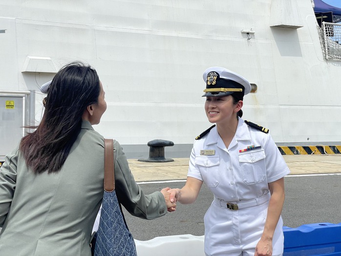 Soái hạm USS Blue Ridge của Hạm đội 7 Mỹ thăm Khánh Hòa- Ảnh 12.