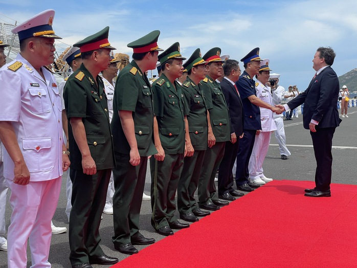 Soái hạm USS Blue Ridge của Hạm đội 7 Mỹ thăm Khánh Hòa- Ảnh 2.