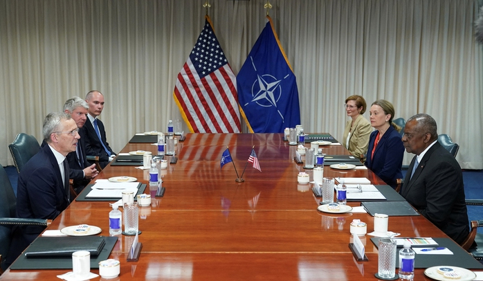 NATO nhóm họp trong thách thức- Ảnh 1. NATO nhóm họp trong thách thức- Ảnh 1.
