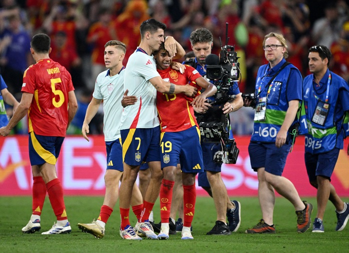 Euro 2024: Morata gặp vạ cuối trận, Tây Ban Nha lo sốt vó- Ảnh 1. Euro 2024: Morata gặp vạ cuối trận, Tây Ban Nha lo sốt vó- Ảnh 1.