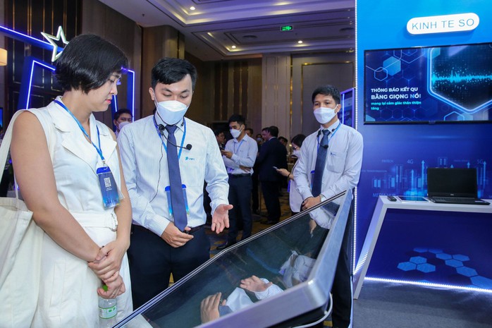 Tại Diễn đàn Kinh tế TP HCM vừa qua, nhiều mô hình, cách làm hay về chuyển đổi số được chia sẻ Ảnh: HOÀNG TRIỀU Tại Diễn đàn Kinh tế TP HCM vừa qua, nhiều mô hình, cách làm hay về chuyển đổi số được chia sẻ Ảnh: HOÀNG TRIỀU