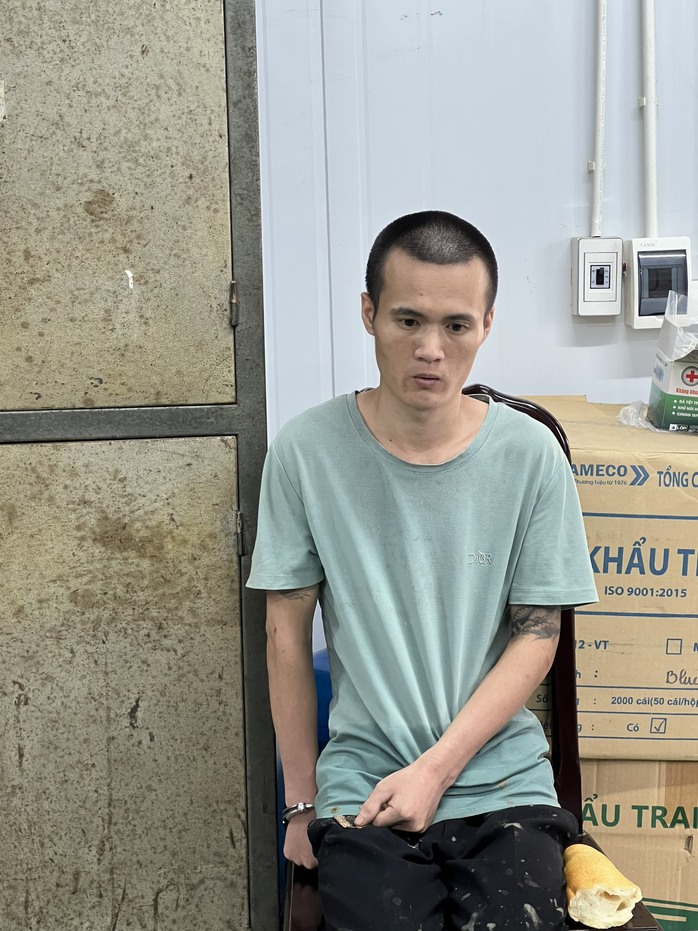 5 cháu bé đang chơi trong nhà, nam thanh niên lao vào đâm 2 cháu thương vong- Ảnh 1. 5 cháu bé đang chơi trong nhà, nam thanh niên lao vào đâm 2 cháu thương vong- Ảnh 1.