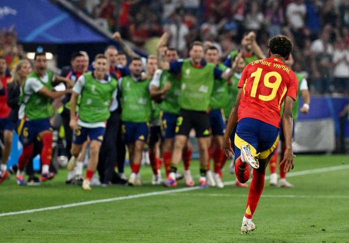 Lamine Yamal giành giải thưởng "Bàn thắng đẹp nhất Euro 2024"- Ảnh 1. Lamine Yamal giành giải thưởng "Bàn thắng đẹp nhất Euro 2024"- Ảnh 1.