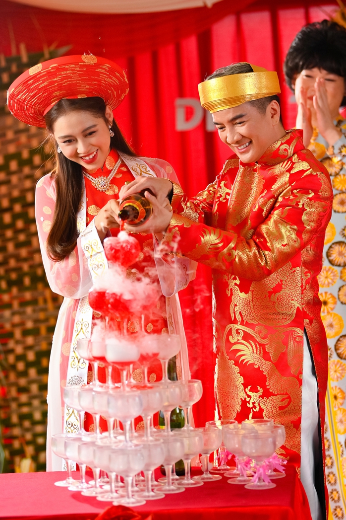 Đàm Vĩnh Hưng than trời vì "tiền đội nón ra đi"- Ảnh 3. Đàm Vĩnh Hưng than trời vì "tiền đội nón ra đi"- Ảnh 3.