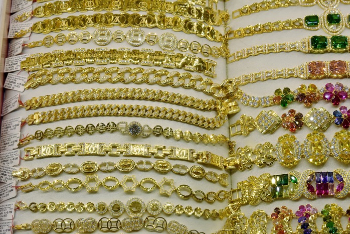 Mất thêm nửa triệu đồng, giá vàng miếng SJC lùi sâu- Ảnh 1. Mất thêm nửa triệu đồng, giá vàng miếng SJC lùi sâu- Ảnh 1.