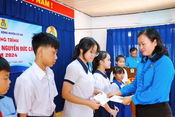 Chăm lo cho cán bộ công vận, Công đoàn hưu trí và gia đình CNVC-LĐ- Ảnh 3. Chăm lo cho cán bộ công vận, Công đoàn hưu trí và gia đình CNVC-LĐ- Ảnh 3.