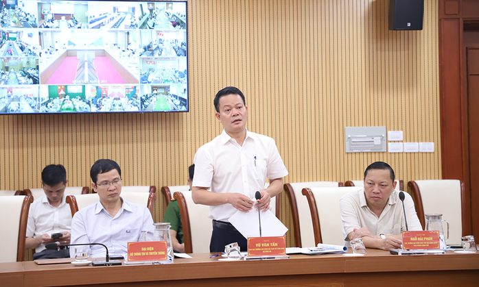 74% người hưởng nhận chế độ BHXH, trợ cấp qua tài khoản- Ảnh 1. 74% người hưởng nhận chế độ BHXH, trợ cấp qua tài khoản- Ảnh 1.