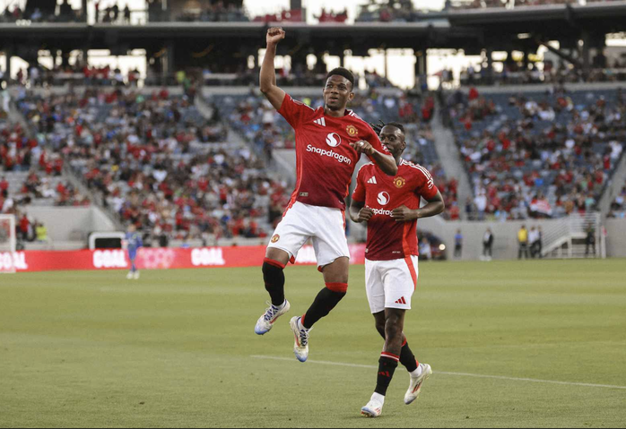 Man United 3-2 Betis: "Quỷ đỏ" tạo mưa bàn thắng, giành cúp tại California- Ảnh 3.