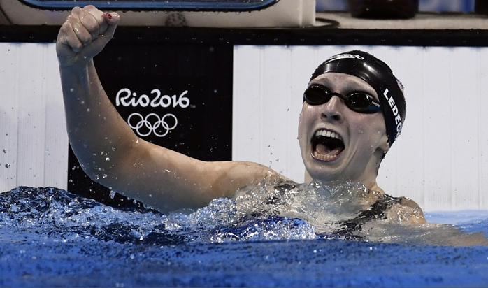 Katie Ledecky và kỳ tích "vàng" môn bơi 4 kỳ Olympic- Ảnh 4. Katie Ledecky và kỳ tích "vàng" môn bơi 4 kỳ Olympic- Ảnh 4.