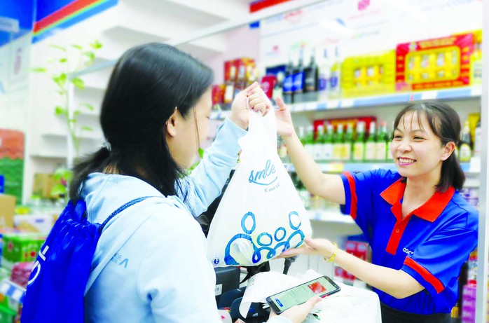 Co.op Smile trở thành cửa hàng bách hóa thân thuộc của nhiều người dân ở TP HCM Co.op Smile trở thành cửa hàng bách hóa thân thuộc của nhiều người dân ở TP HCM