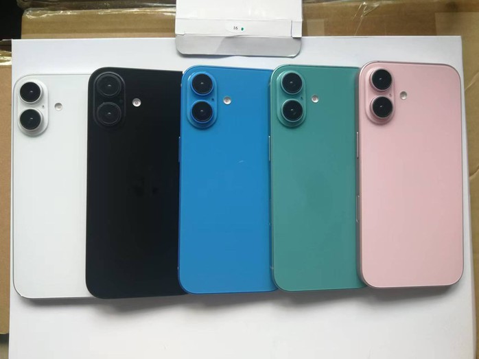 Rò rỉ màu sắc iPhone 16, có đen titan đậm đẹp nhất từ trước đến nay- Ảnh 1. Rò rỉ màu sắc iPhone 16, có đen titan đậm đẹp nhất từ trước đến nay- Ảnh 1.
