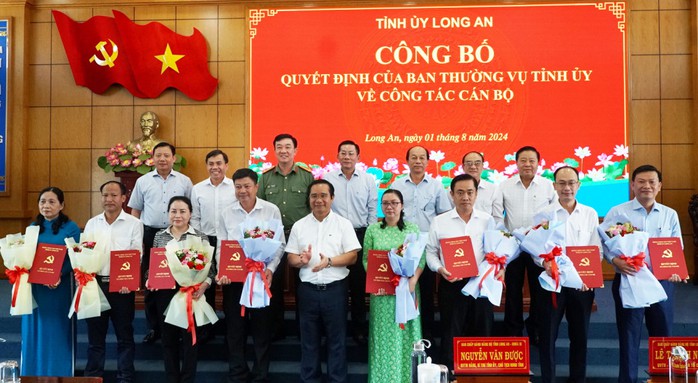Long An điều động, luân chuyển nhiều cán bộ- Ảnh 1. Long An điều động, luân chuyển nhiều cán bộ- Ảnh 1.