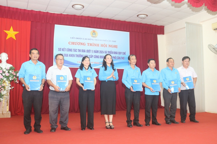 Quy định mới về khen thưởng trong Công đoàn Cần Thơ- Ảnh 5. Quy định mới về khen thưởng trong Công đoàn Cần Thơ- Ảnh 5.