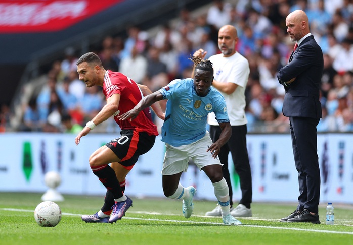 Lội ngược dòng thắng Man United, Man City giành Siêu Cúp Anh 2024- Ảnh 5. Lội ngược dòng thắng Man United, Man City giành Siêu Cúp Anh 2024- Ảnh 5.