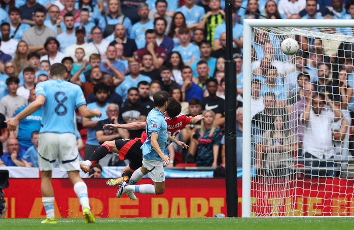 Lội ngược dòng thắng Man United, Man City giành Siêu Cúp Anh 2024- Ảnh 11. Lội ngược dòng thắng Man United, Man City giành Siêu Cúp Anh 2024- Ảnh 11.