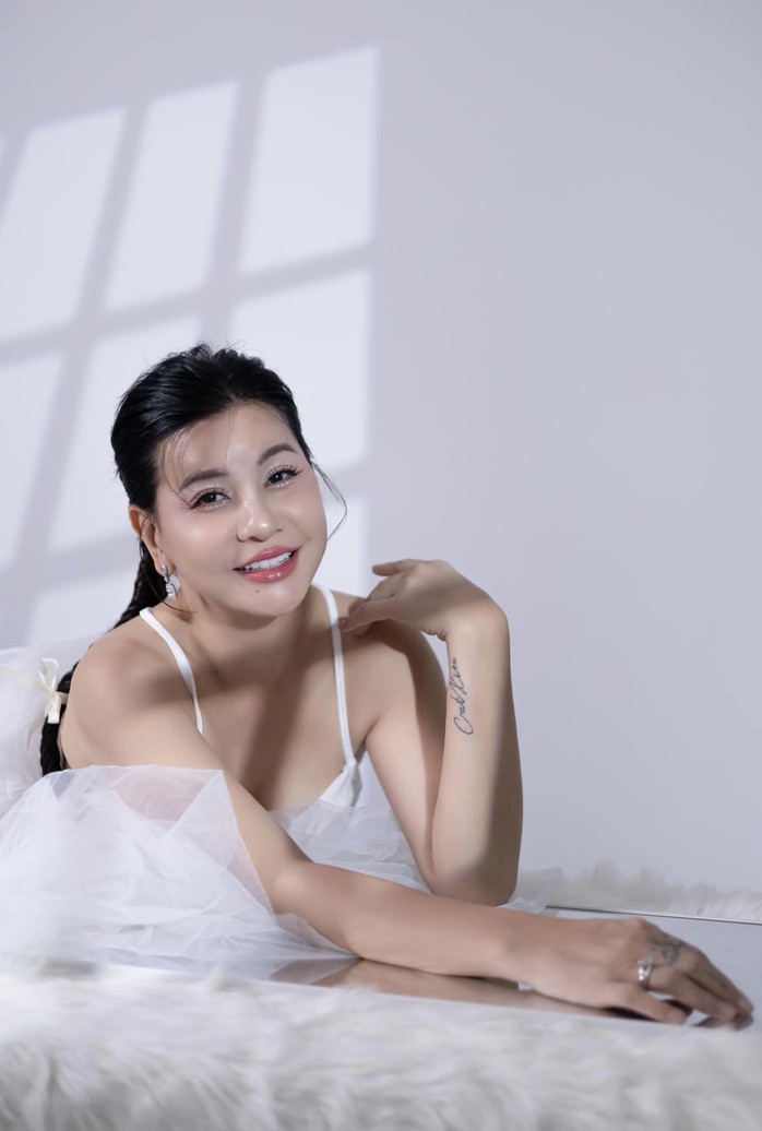 Cát Phượng gây bàn tán sau khi xin lỗi Nam Thư- Ảnh 2. Cát Phượng gây bàn tán sau khi xin lỗi Nam Thư- Ảnh 2.