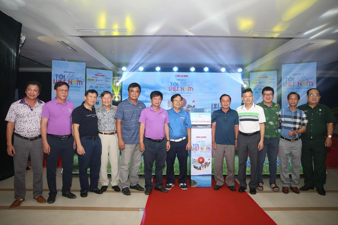 Hơn 200 triệu đồng quyên góp hỗ trợ học sinh nghèo từ Giải Golf "Tôi Yêu Việt Nam" 2024- Ảnh 3. Hơn 200 triệu đồng quyên góp hỗ trợ học sinh nghèo từ Giải Golf "Tôi Yêu Việt Nam" 2024- Ảnh 3.