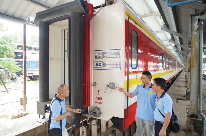 Chạy thử đoàn tàu "sang như máy bay", chạy tuyến TP HCM - Nha Trang- Ảnh 2. Chạy thử đoàn tàu "sang như máy bay", chạy tuyến TP HCM - Nha Trang- Ảnh 2.