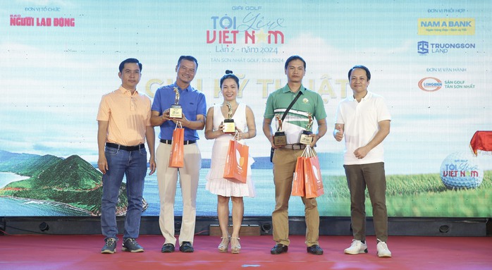 Hai golfer xuất sắc và ngày may mắn tại Giải Golf "Tôi yêu Việt Nam" 2024- Ảnh 1. Hai golfer xuất sắc và ngày may mắn tại Giải Golf "Tôi yêu Việt Nam" 2024- Ảnh 1.